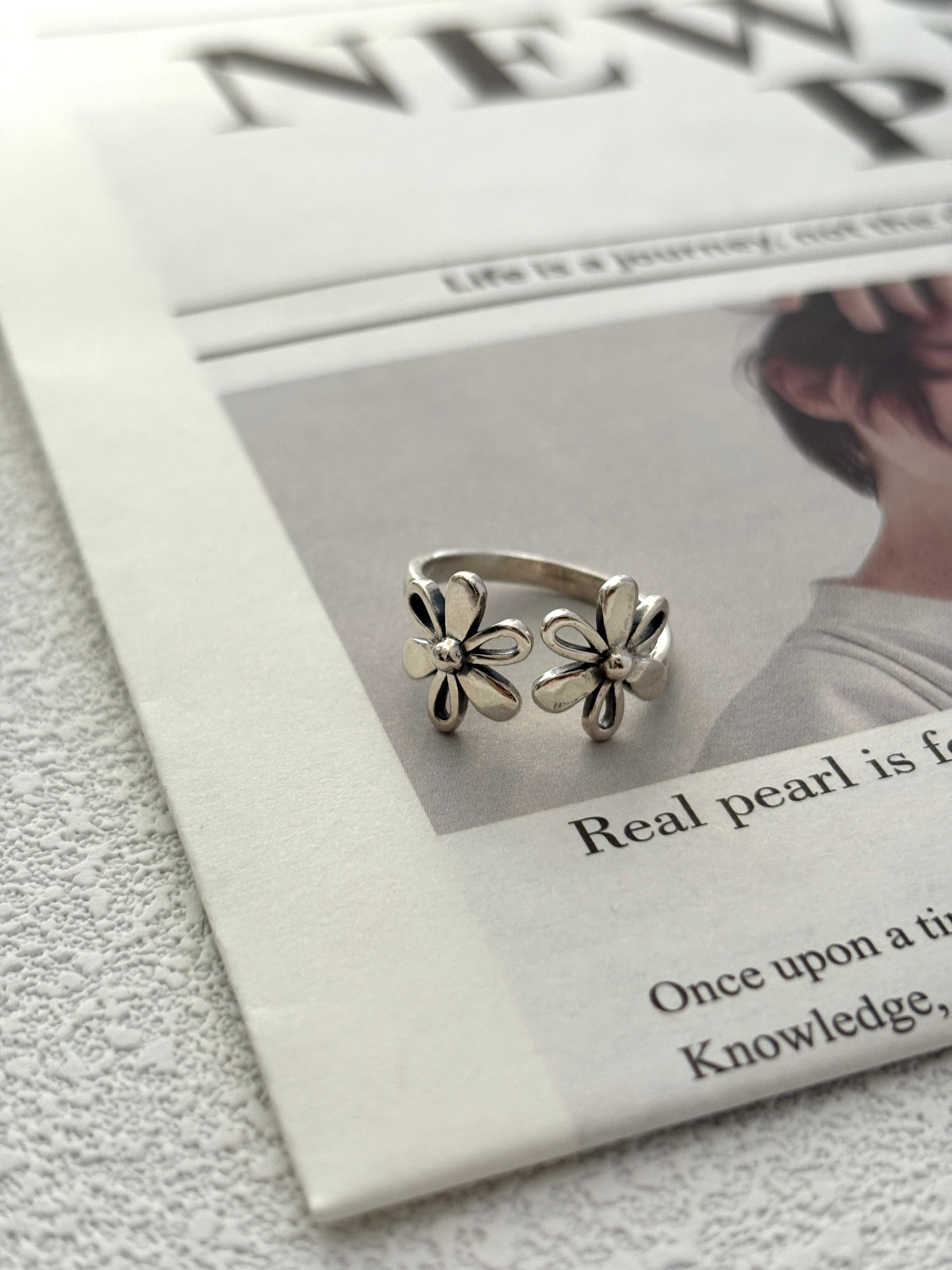 Twin Daisy Open Ring