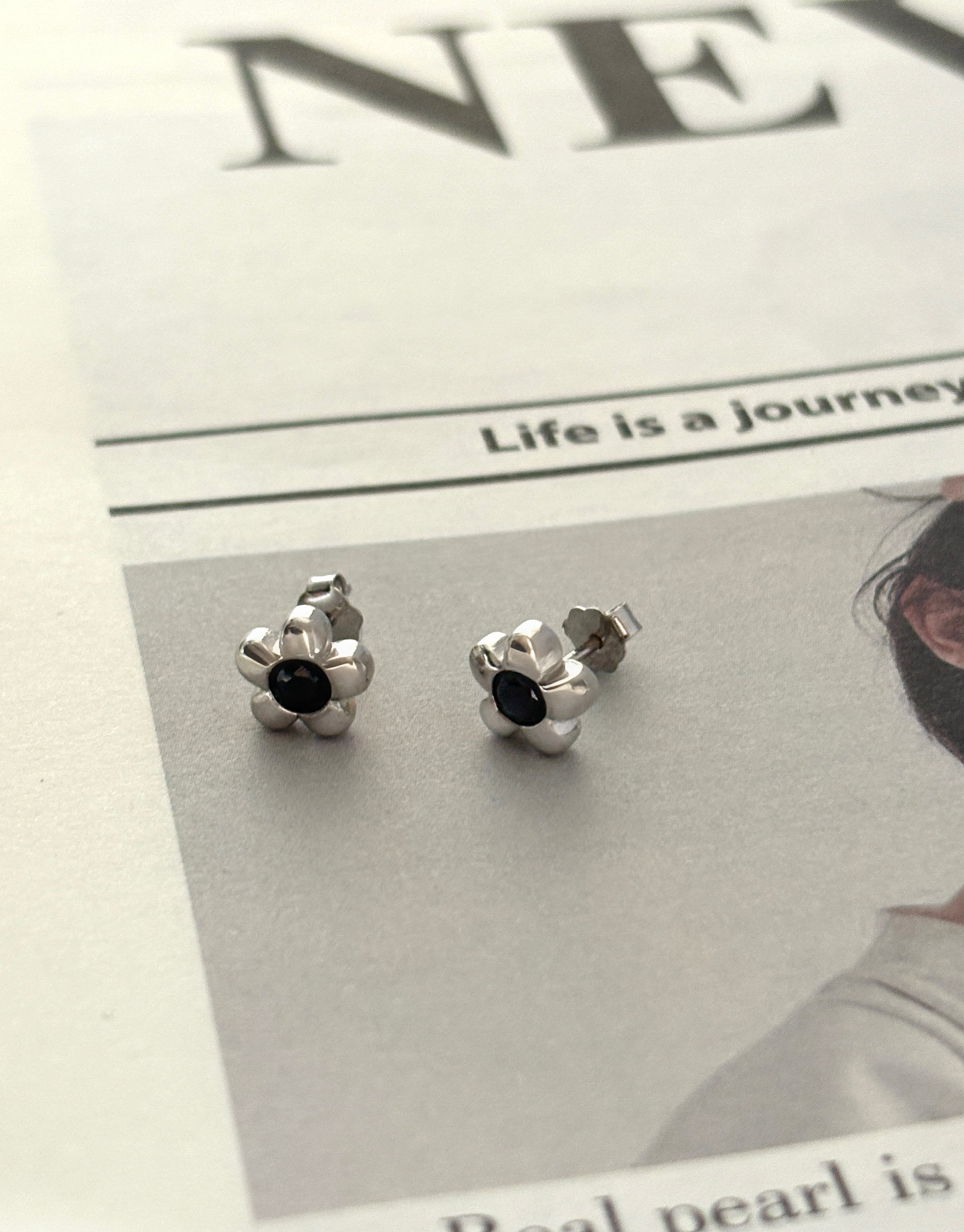 Midnight Daisy Studs