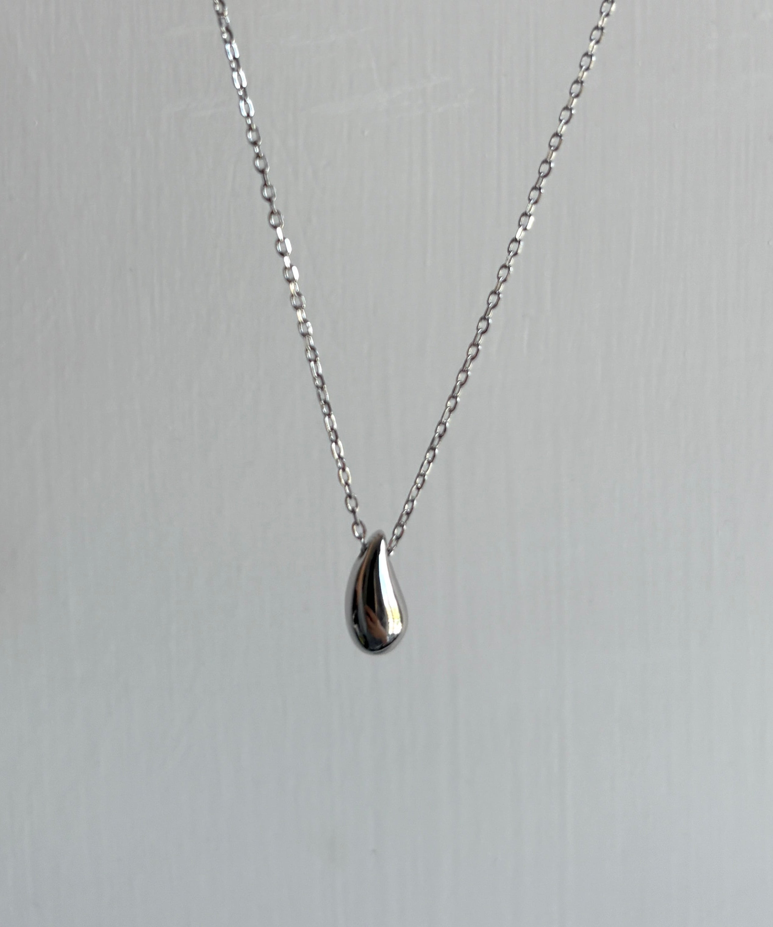 Liquid Dewdrop Pendant Necklace