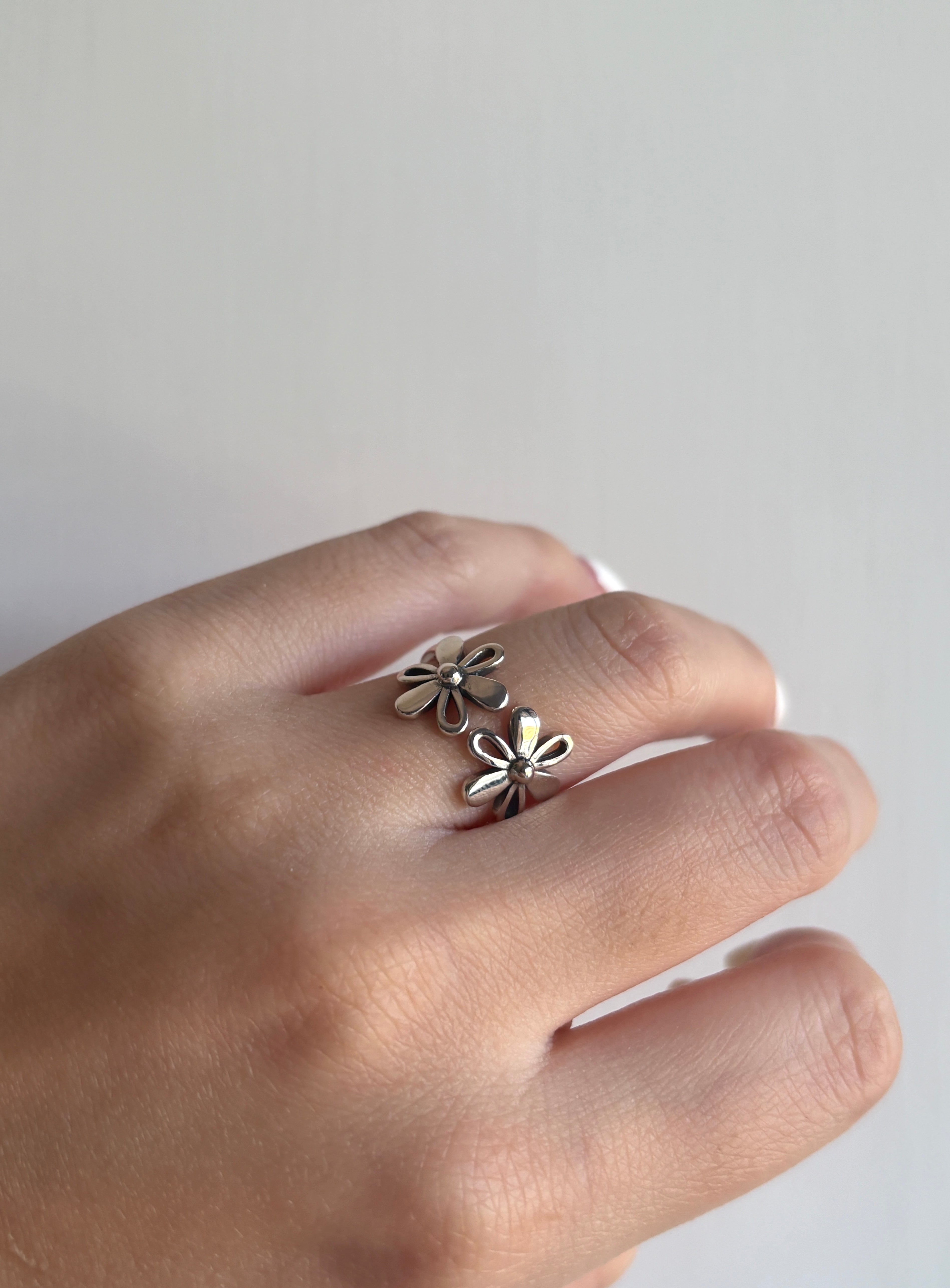 Twin Daisy Open Ring