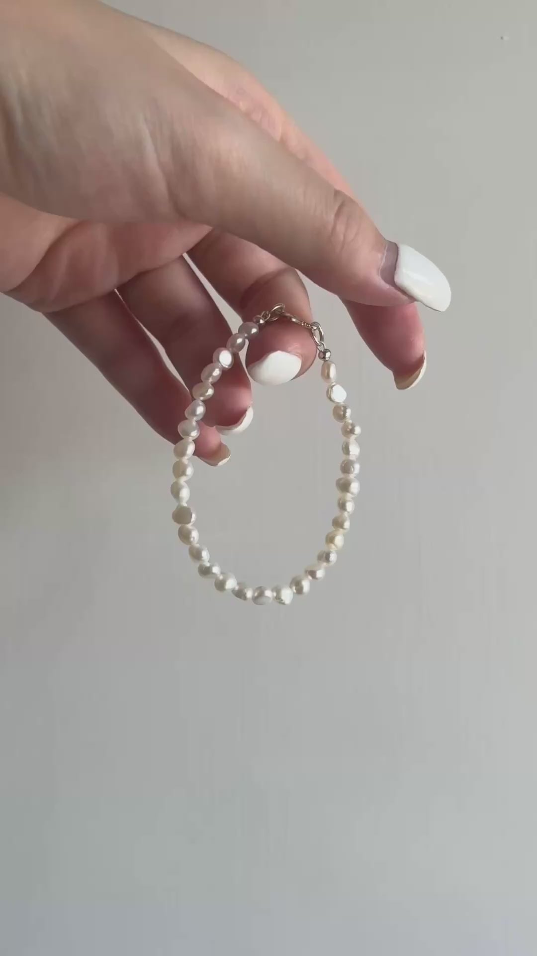 載入影片：Freshwater Pearl Bracelet